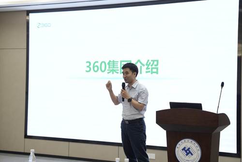 https://cs.cqu.edu.cn/__local/5/F3/C0/680E22C84522A06A3F8E71D91BD_D755D095_19A8F.jpg